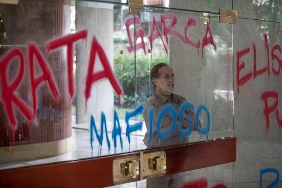 Lavó más que ropa: el encargado de un edificio se fue de vacaciones y dejó un curro con las fichas del lavadero