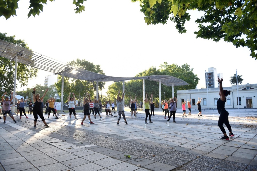 Yoga, taekwondo, ajedrez y más: habrá actividades gratuitas y al aire libre en La Plata durante todo febrero