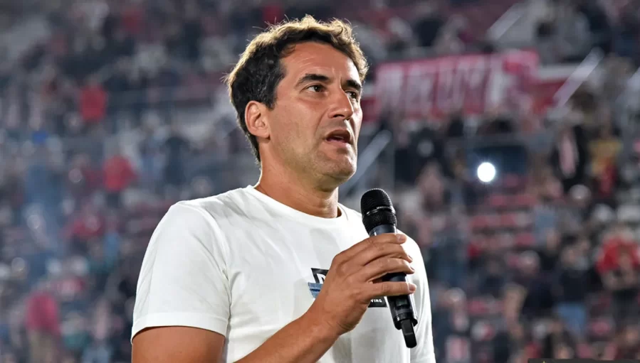 Alayes mostró optimismo por Domínguez, habló de su relación con Angeleri y dio precisiones del mercado