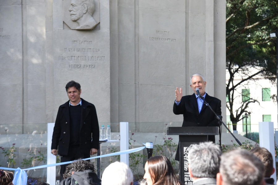 Se reinauguró la Plaza Rocha de La Plata con la presencia de Kicillof y Alak: ”Es un proceso de reconstrucción de la ciudad”