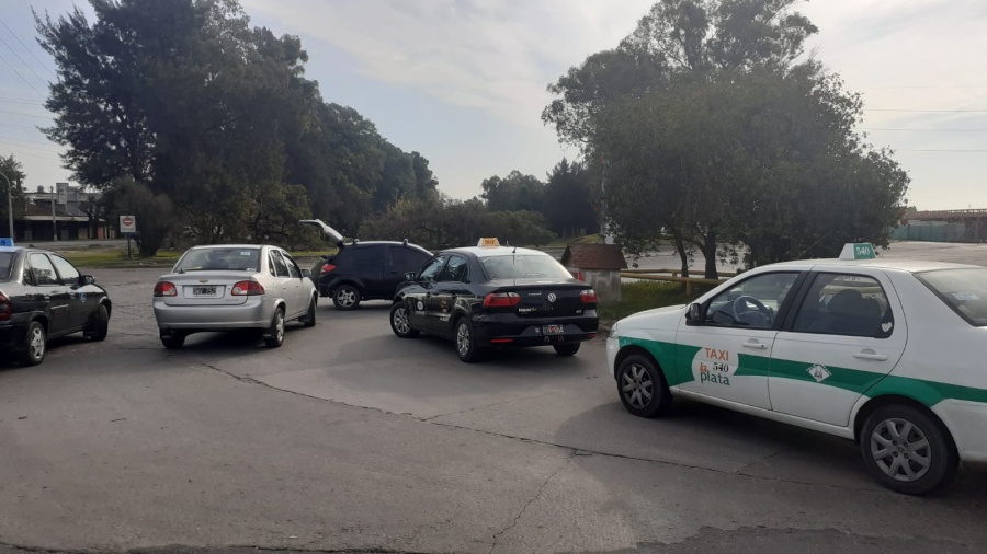 Por el asesinato del taxista, choferes de La Plata, Berisso y Ensenada se unieron para reclamar justicia y más seguridad