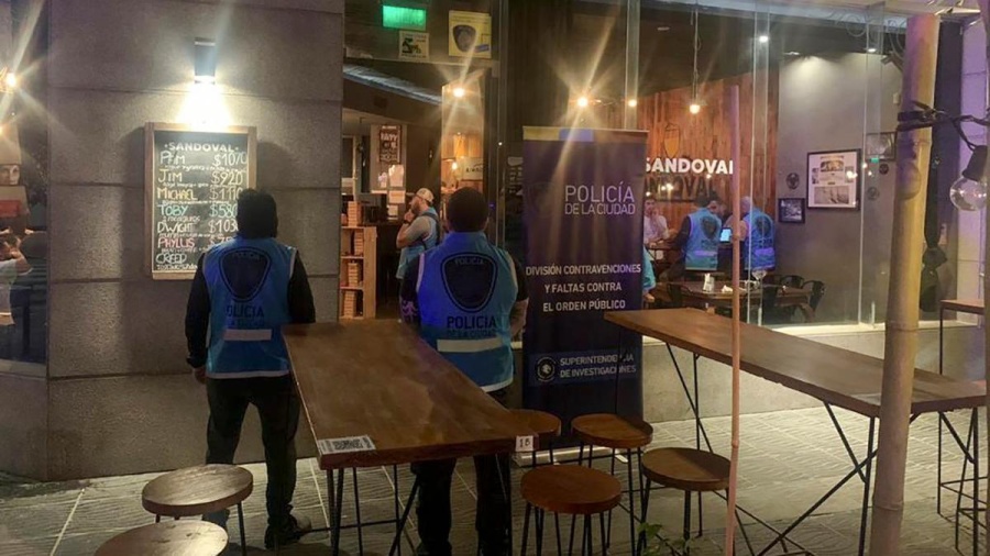 Clausuraron un bar donde se realizaban torneos de truco clandestinos y cobraban 20 mil pesos la inscripción