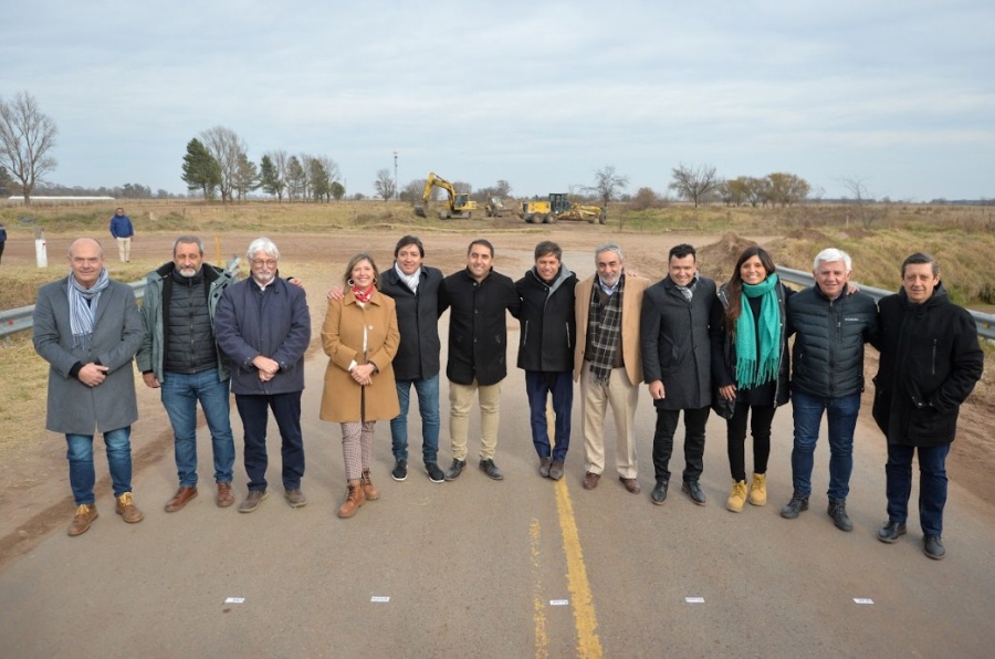 Kicillof inauguró las obras que completarán la pavimentación de la Ruta del Cereal