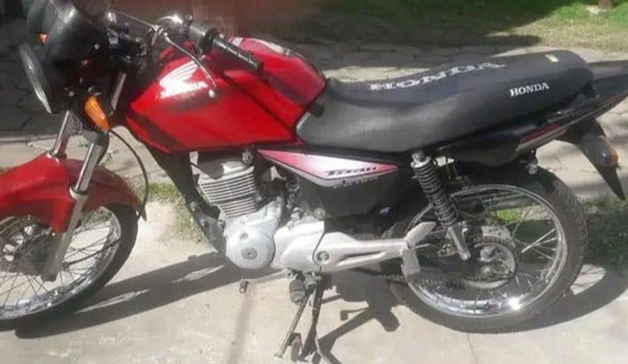 Lo engañaron para robarle la moto en Ensenada