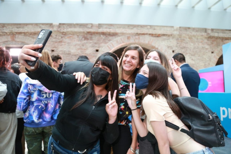 Fernanda Raverta: ”Que los chicos que dejaron la escuela vuelvan a las aulas es responsabilidad de todos”