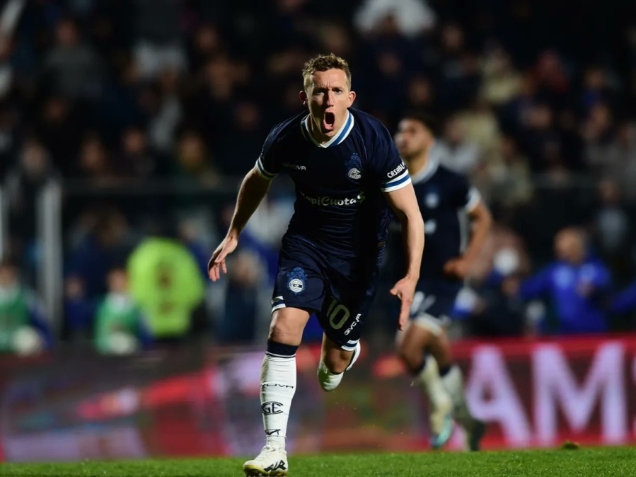 Pablo De Blasis fue presentando en su nuevo club