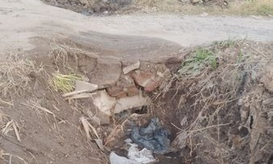 Vecinos de Los Hornos piden que reparen un cruce de la zona de 74 y 155