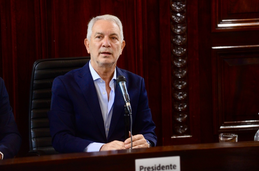 Una por una, las 44 promesas que hizo Julio Alak para el 2025