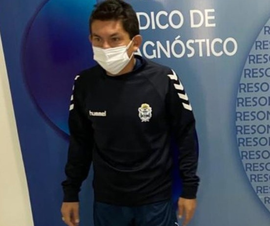 Pulga Rodríguez: revisión médica y firma de contrato