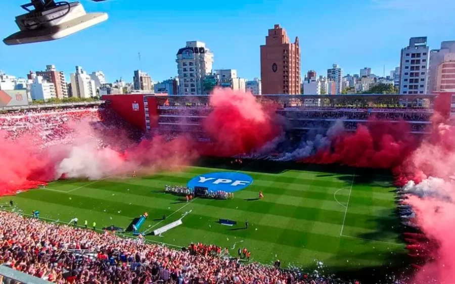 ¿Qué sanción recibió Estudiantes y por cuánto tiempo?