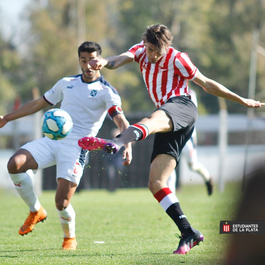 La reserva del Pincha con Verón como figura empató con el Rojo y sigue invicta en el torneo