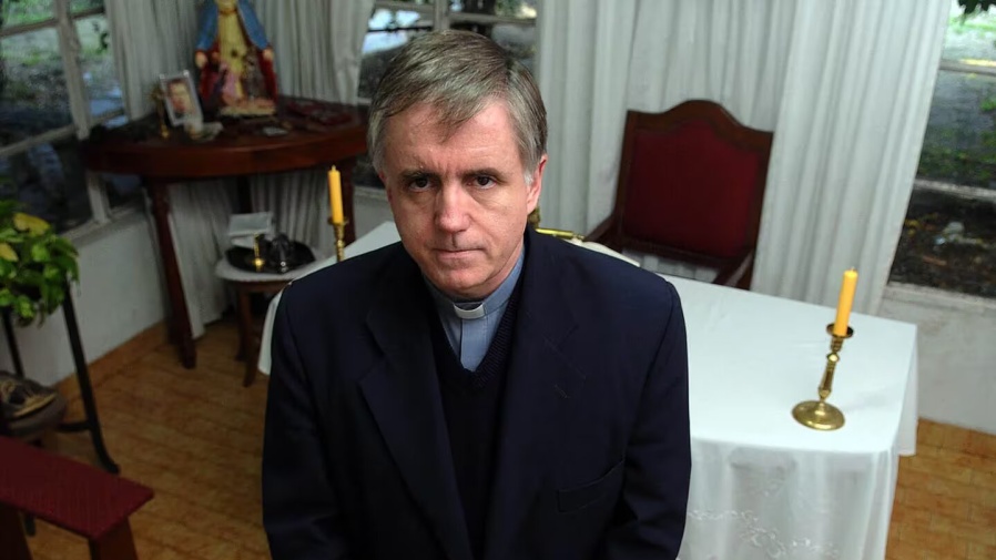 Rechazaron la libertad condicional al padre Grassi por unanimidad y seguirá tras las rejas hasta 2028