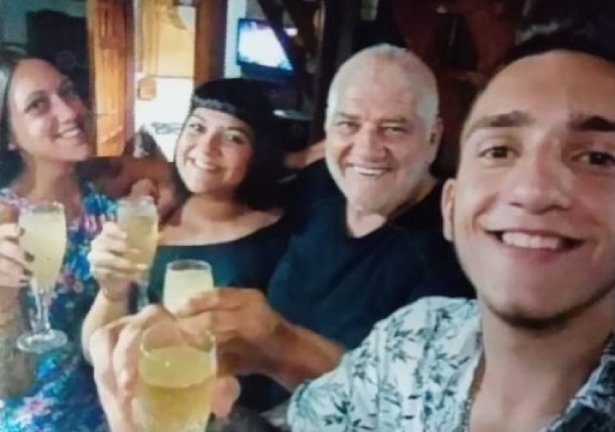 Desesperado pedido de ayuda de tres hermanos que perdieron a su papá y ahora les quieren arrebatar su casa en Berisso