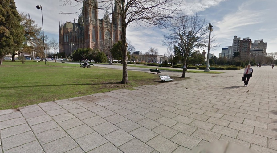 El misterio del “Obelisco Inexistente” en el corazón de La Plata