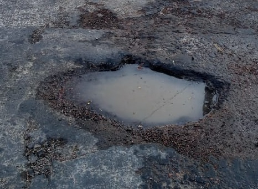 Vecinos piden que se tapen los pozos de 138 y 65