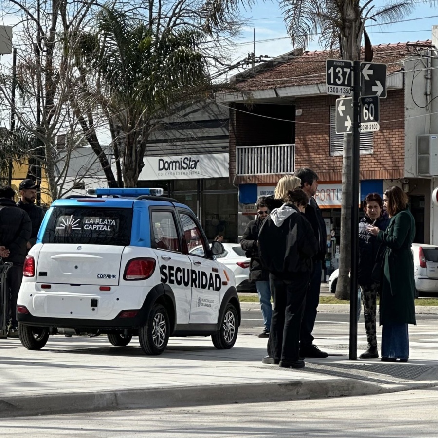 “El Hornito”: la flamante Plaza de la Madre de La Plata ya tiene su propio vehículo de vigilancia