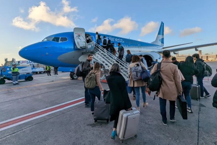 El Gobierno acelera la privatización de Aerolíneas Argentinas y quiere que se debata en el Congreso antes de fin de año