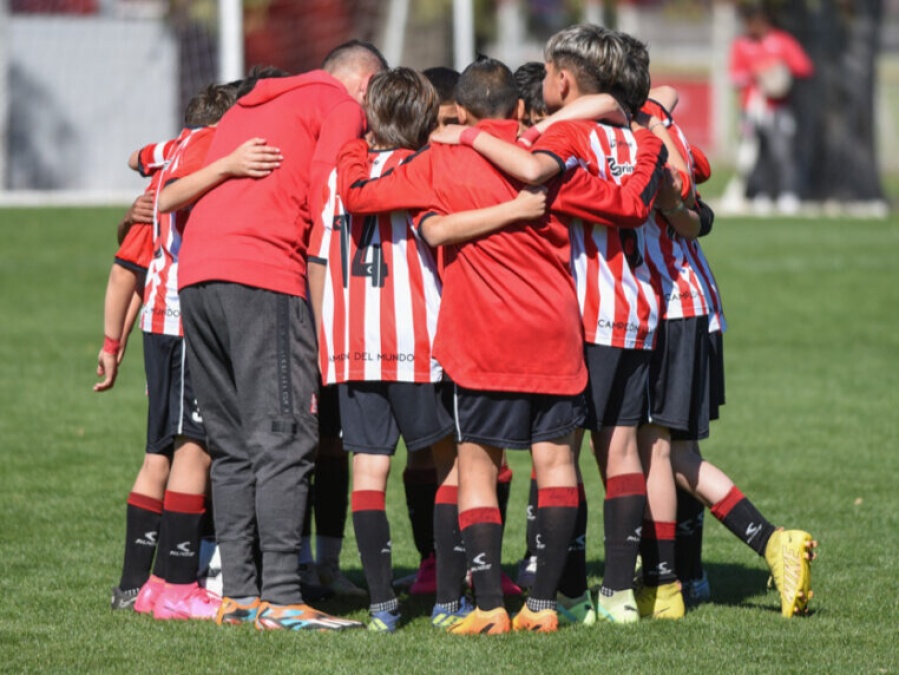 El duro momento que vive un juvenil del Pincha: ¿quién es Mateo Pérez y cómo colaborar para su familia en Bahía Blanca?