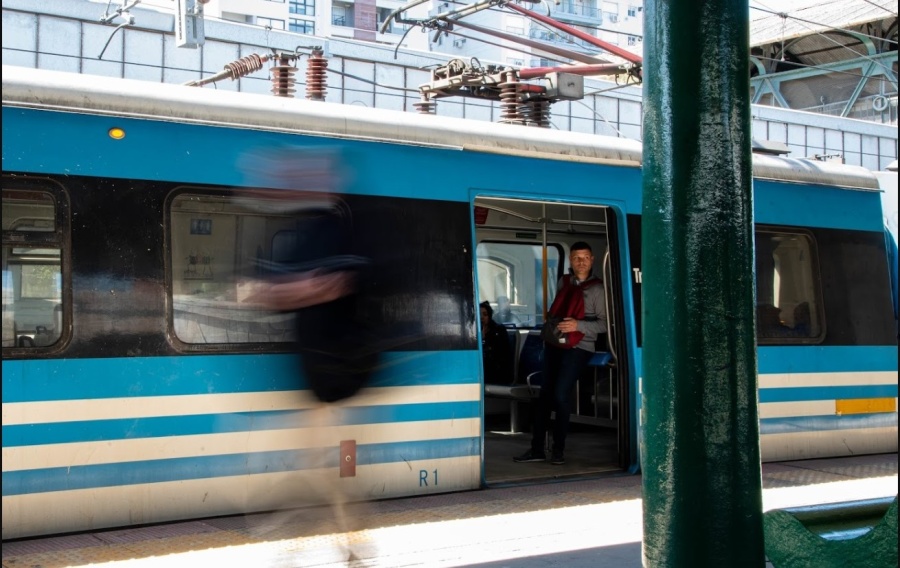 El tren Roca atropelló a una persona y estuvo demorado el servicio a La Plata