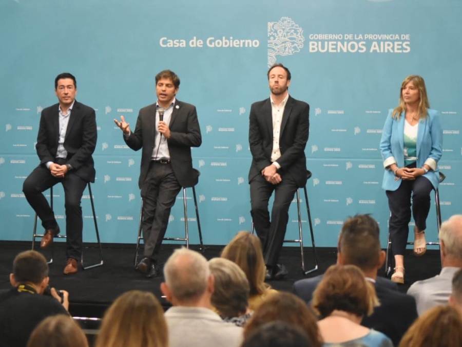 Kicillof llevó a cabo una nueva firma de convenios ”Municipios a la Obra”