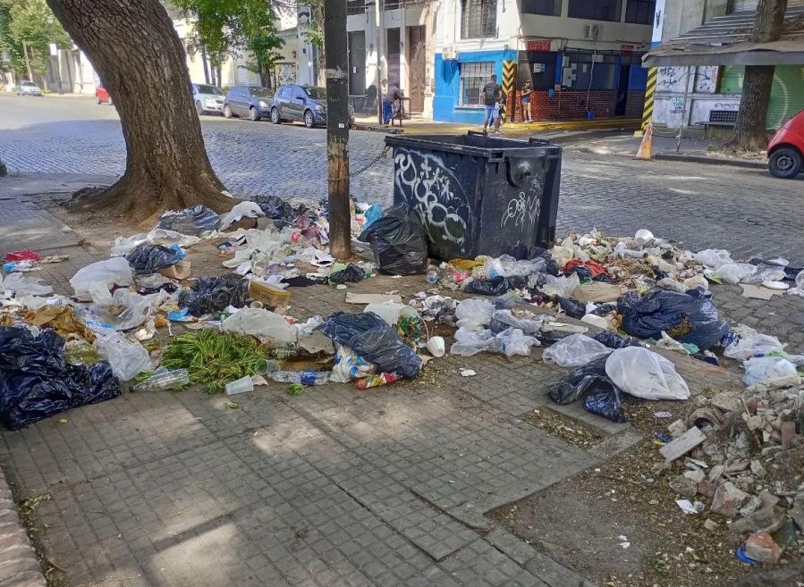 Vecinos denuncian la falta de recolección de residuos en los alrededores de Meridiano V