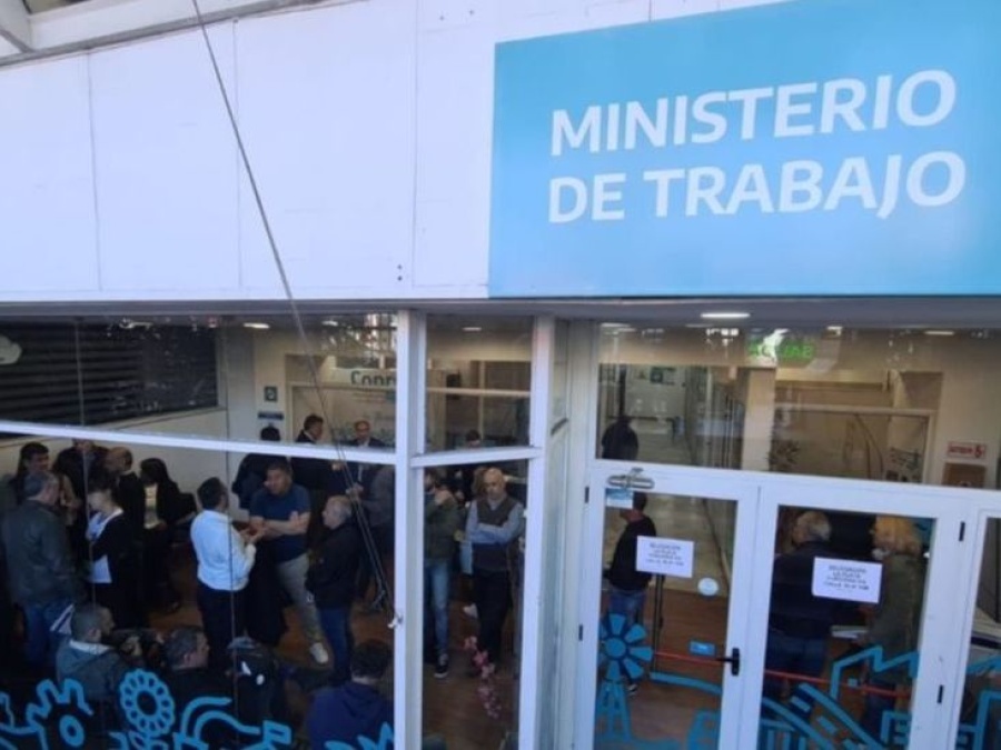 Tras la reunión por paritarias en la Provincia: así quedarán los sueldos con la oferta del Gobierno