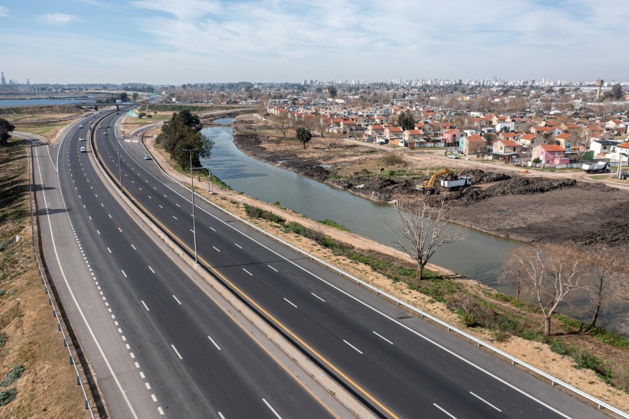 Empezaron la parte final de una obra esencial para la bajada de la Autopista Buenos Aires - La Plata en avenida 520