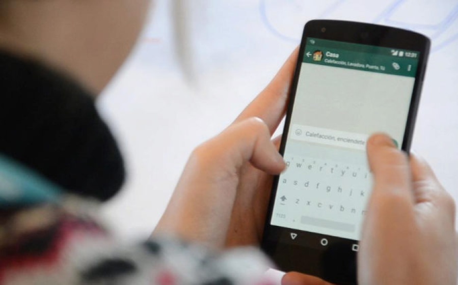 Desde el Gobierno ordenaron frenar las nuevas condiciones de WhatsApp en el país