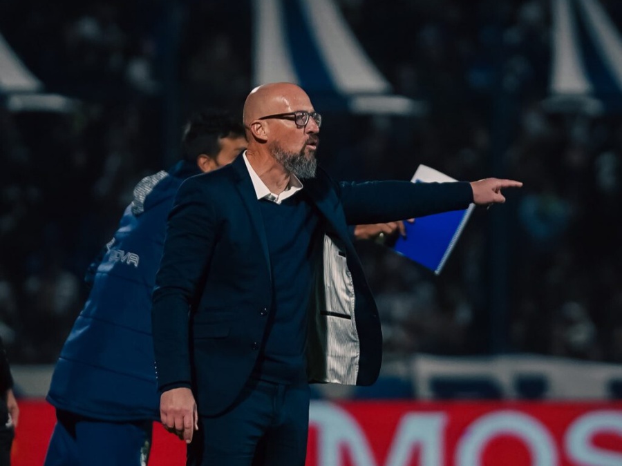 Orfila mete mano y apela a la experiencia para buscar su primera victoria