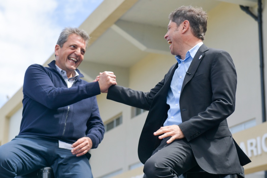 Massa y Kicillof inauguraron cuatro hospitales en simultáneo: ”Ni recorte ni motosierra, más salud para los argentinos”