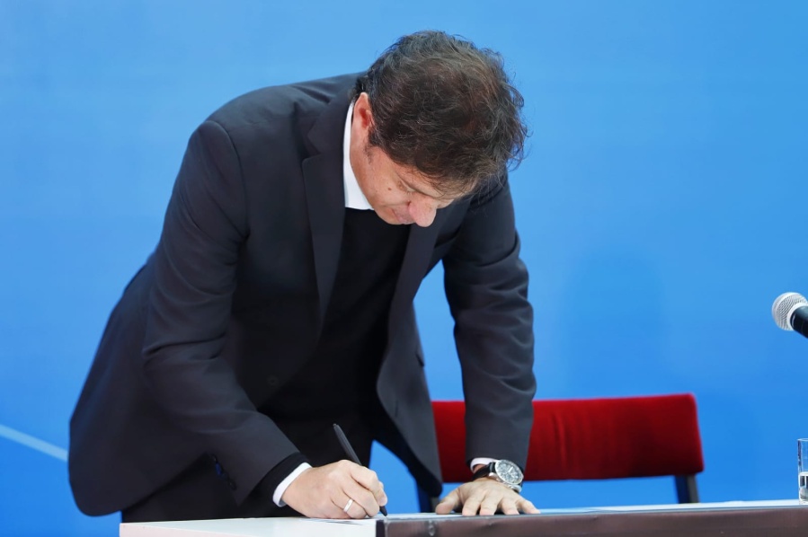 Axel Kicillof estuvo presente en el lanzamiento de ”Argentina Grande”, un plan de obras públicas