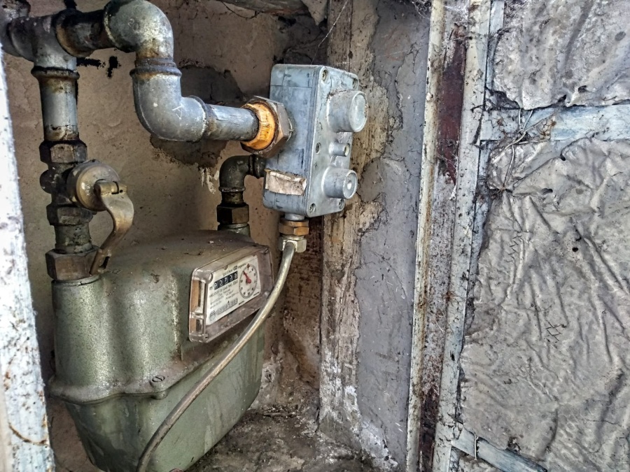 Delincuentes se robaron medidores de gas y caños de cobre, dejando a más de una cuadra de Tolosa sin servicio