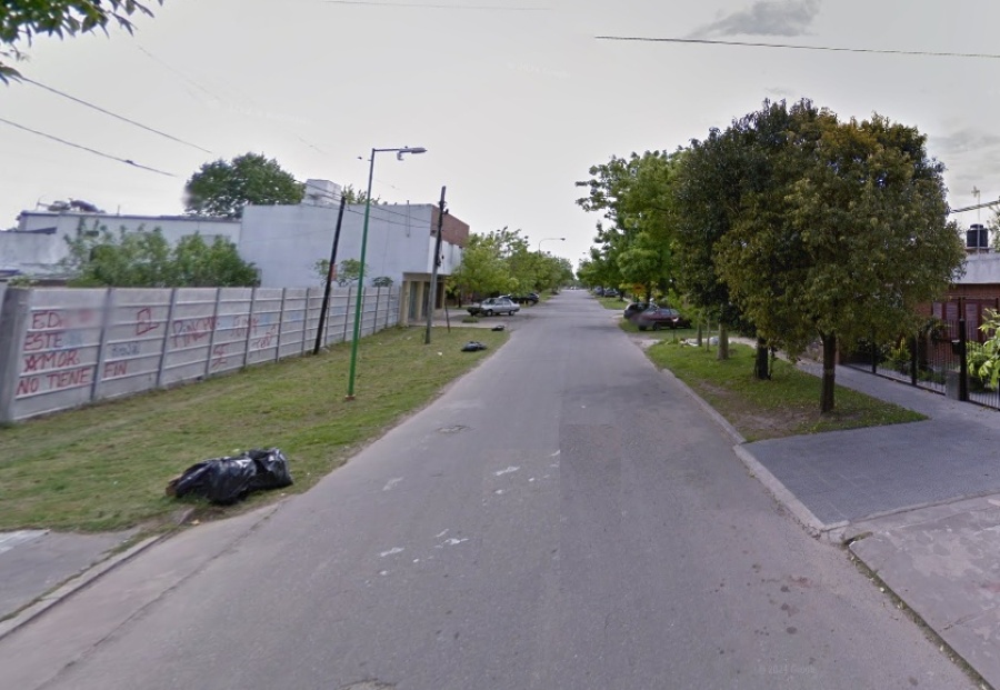 Entraron a una casa en La Plata y amenazaron con matarlo: ”Dame joyas de tu vieja, guacho”