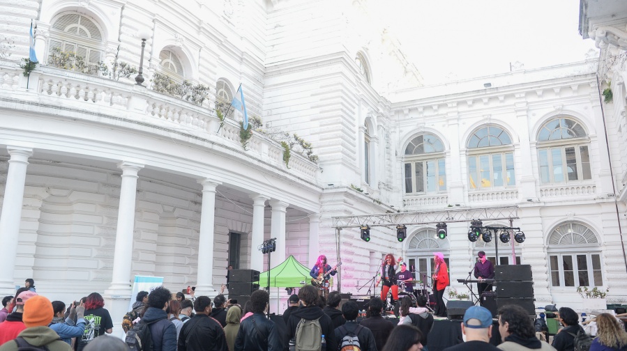 “Rock en el Playón”: nueva jornada de conciertos gratuitos en el Palacio Municipal