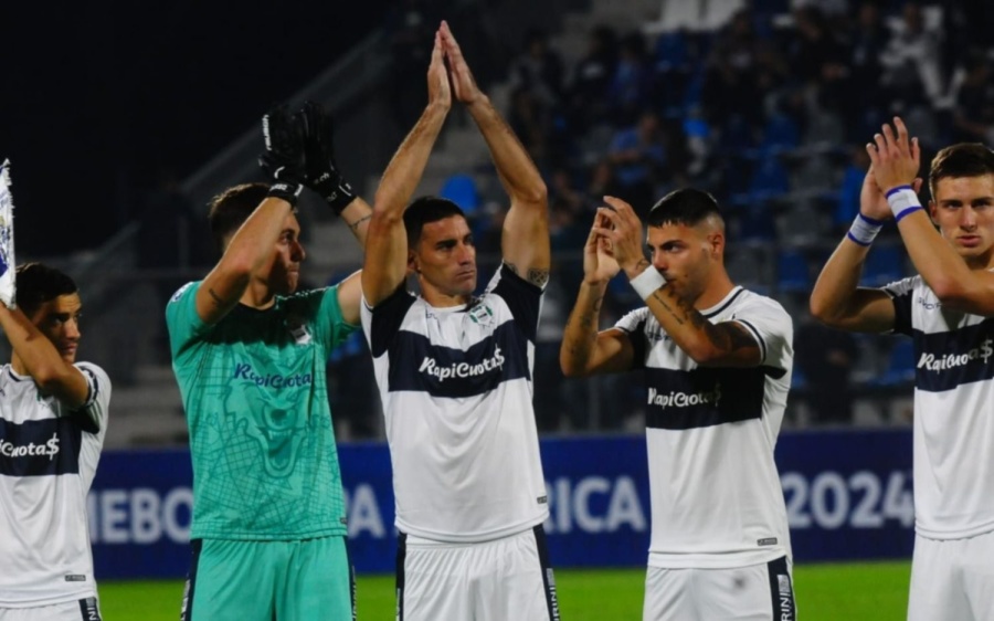 La familia de un futbolista Tripero mostró su fanatismo y admitió: ”No usamos el rojo y él no se imagina con otra camiseta” 