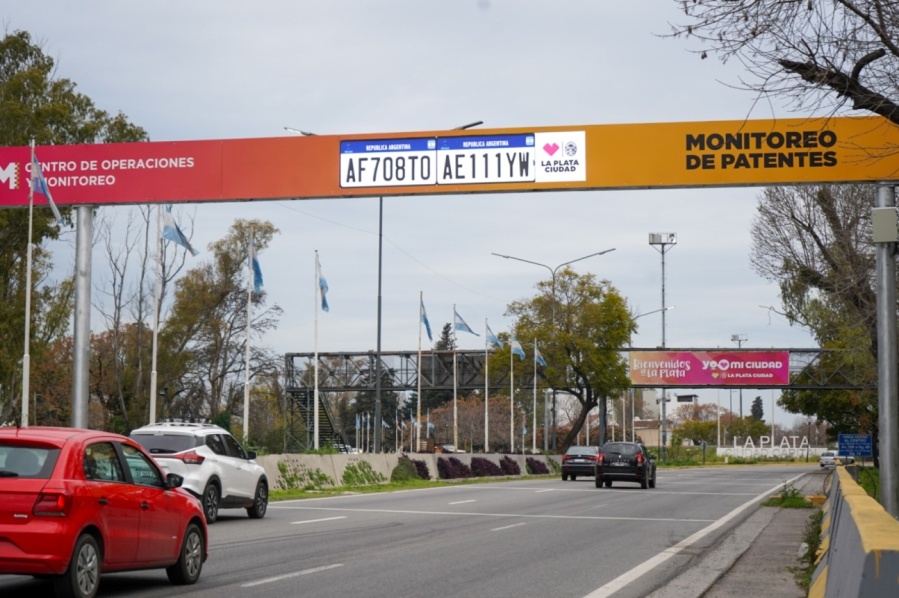 Se encuentra operativo el nuevo lector de patentes de la autopista La Plata - Buenos Aires