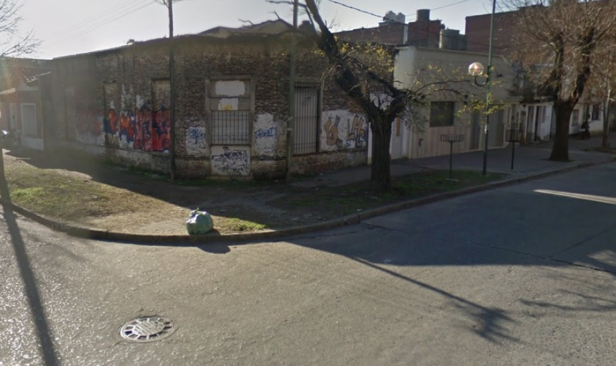 Una familia de La Plata sufrió el robo de su auto en plena calle y casi secuestran a su hija de 2 años: la salvo el padre