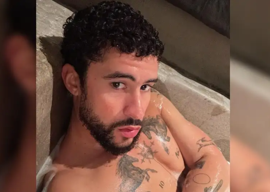 Bad Bunny publicó fogosas fotos en una bañera y estalló las redes