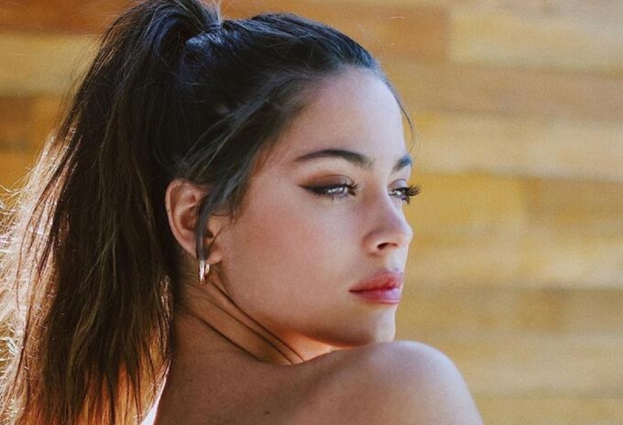 Tini publicó una sensual foto con un enigmático mensaje
