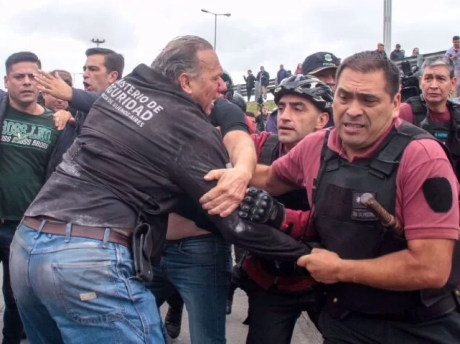 Los colectiveros reconocieron que dentro de la protesta donde agredieron a Berni había infiltrados