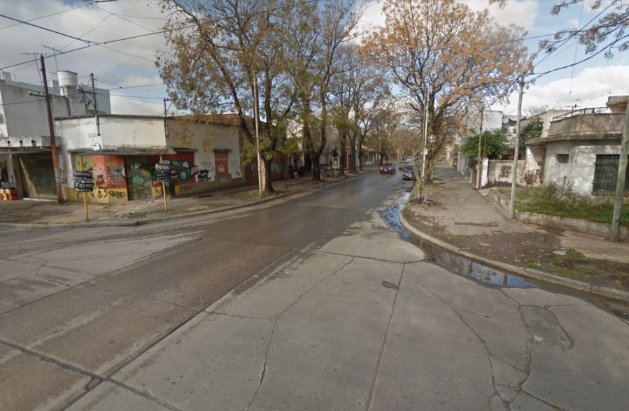 Amenazaron y tuvieron de rehén por una hora a una anciana en La Plata: se llevaron solo 6 mil pesos