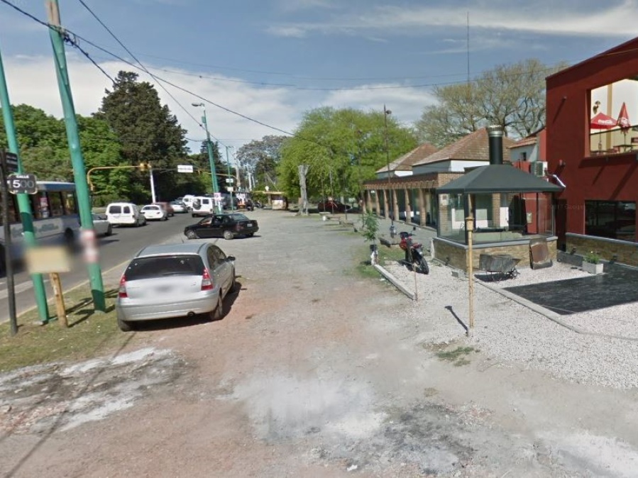 Violento robo a un kiosco en La Plata frente a la República de los Niños