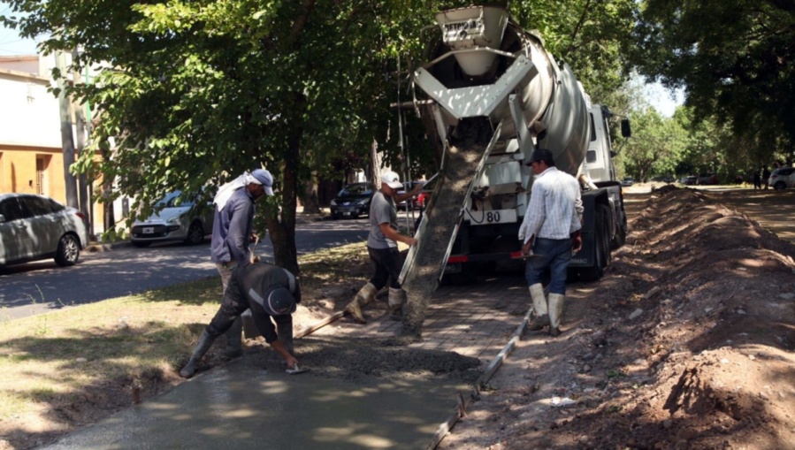 Con bicisenda, juegos infantiles y circuito aeróbico, comienzan a construir el ”Parque Lineal” en Tolosa
