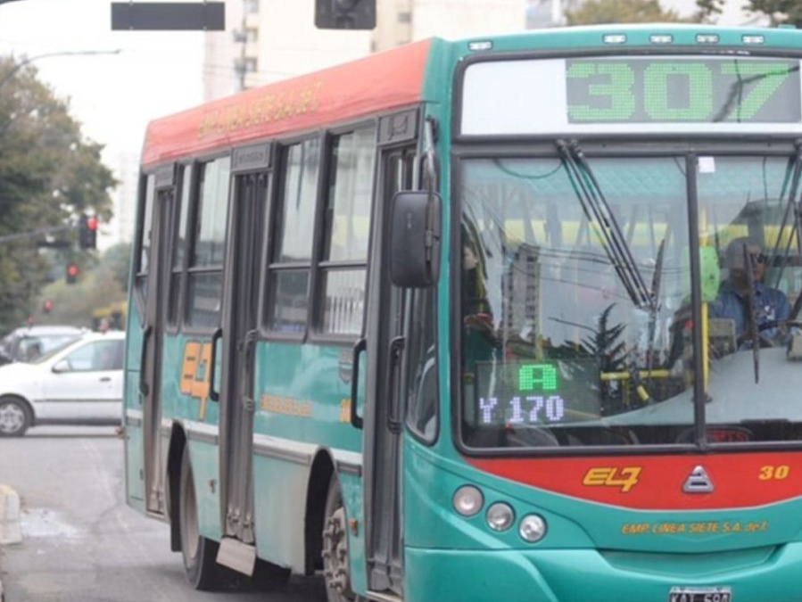 Se levantó el paro de micros de este lunes: El Ministerio de Trabajo dictó una conciliación obligatoria