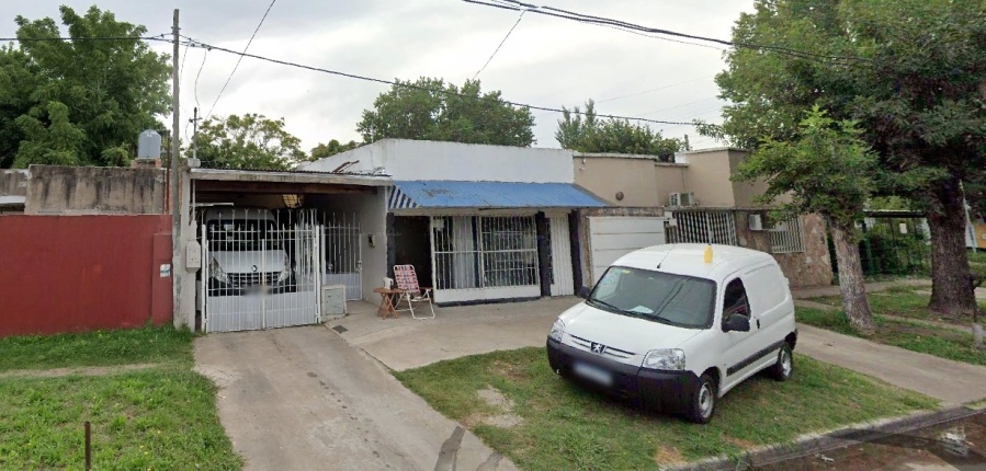 Desvalijaron una ferretería en Los Hornos y todavía no identificaron a los ladrones