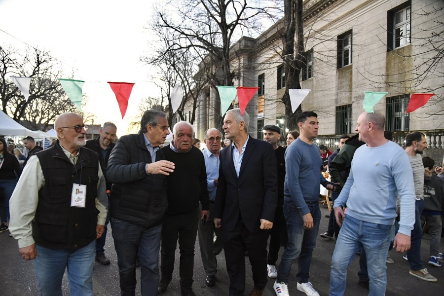Alak acompañó a la comunidad italiana en el festejo de la Mamma Nostra