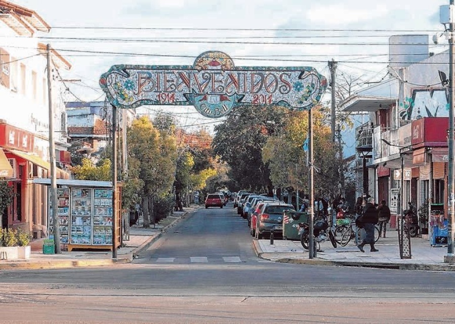 Noche de destrozos en el centro comercial de City Bell