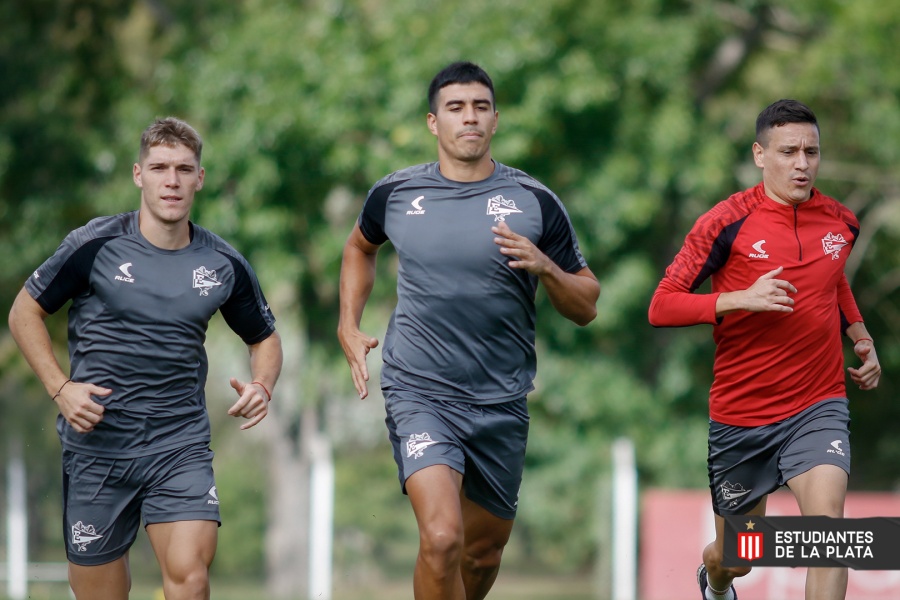 Domínguez repite todo para visitar al Rojo