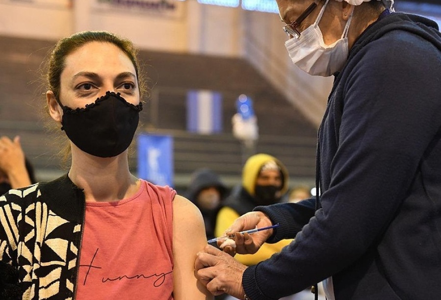 Llegó una nueva partida de AstraZeneca y Argentina alcanza casi las 25 millones de dosis