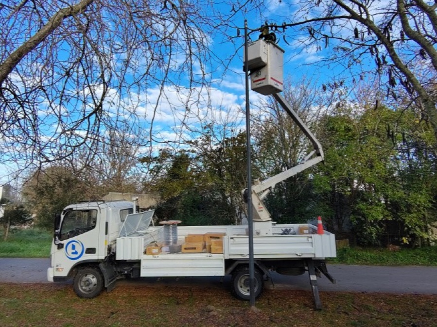 La Municipalidad de La Plata continua con el Plan de Alumbrado público en las localidades